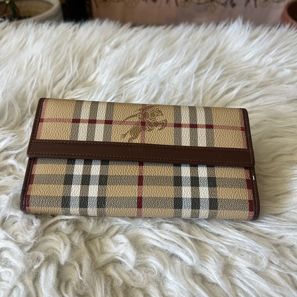 Burberry Handbags - EUC Burberry's Haymaker Long Wallet